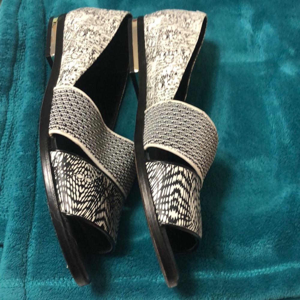 Rebecca Minkoff, black and white flats size 10